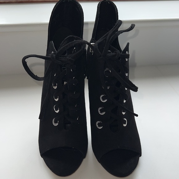 Black open toed booties. Size 5. Suede like material. Aldo. - Picture 3 of 10